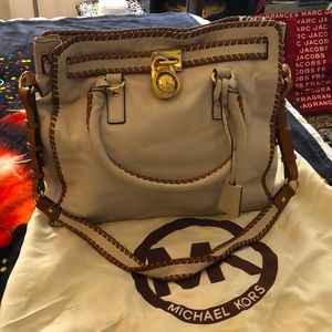 Beautiful Cream Michael Kors Hamilton Hand Bag With Shoulder Strap. Gently Used.